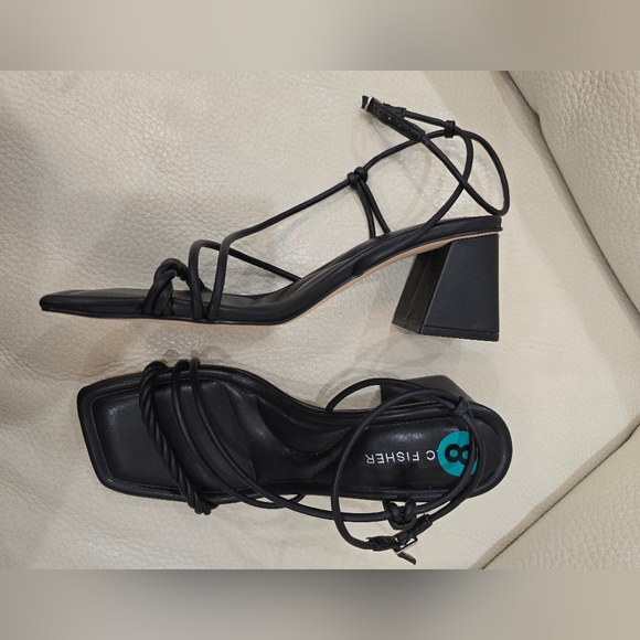 Marc Fisher Black Strappy Wide Heels Ankle Straps Size 8 - Picture 6 of 8